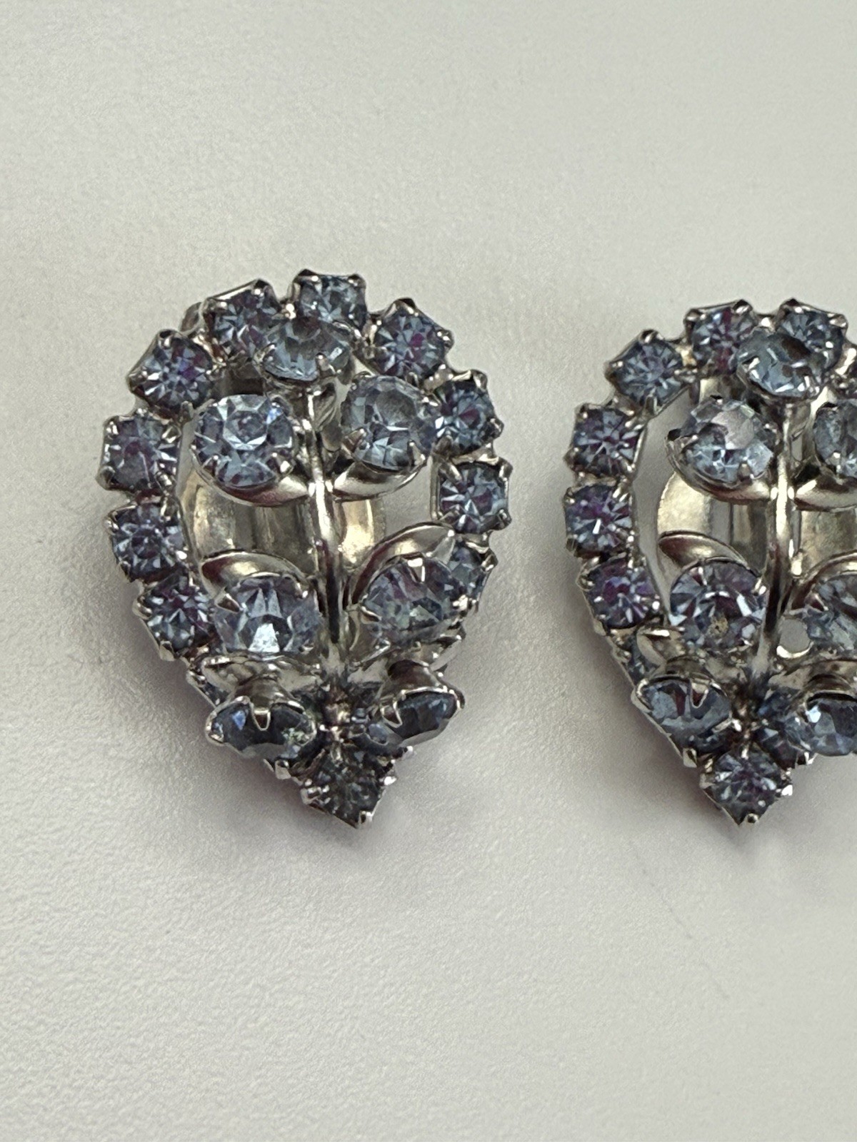1950s Teardrop Shaped Blue Rhinestone Clip Earrings