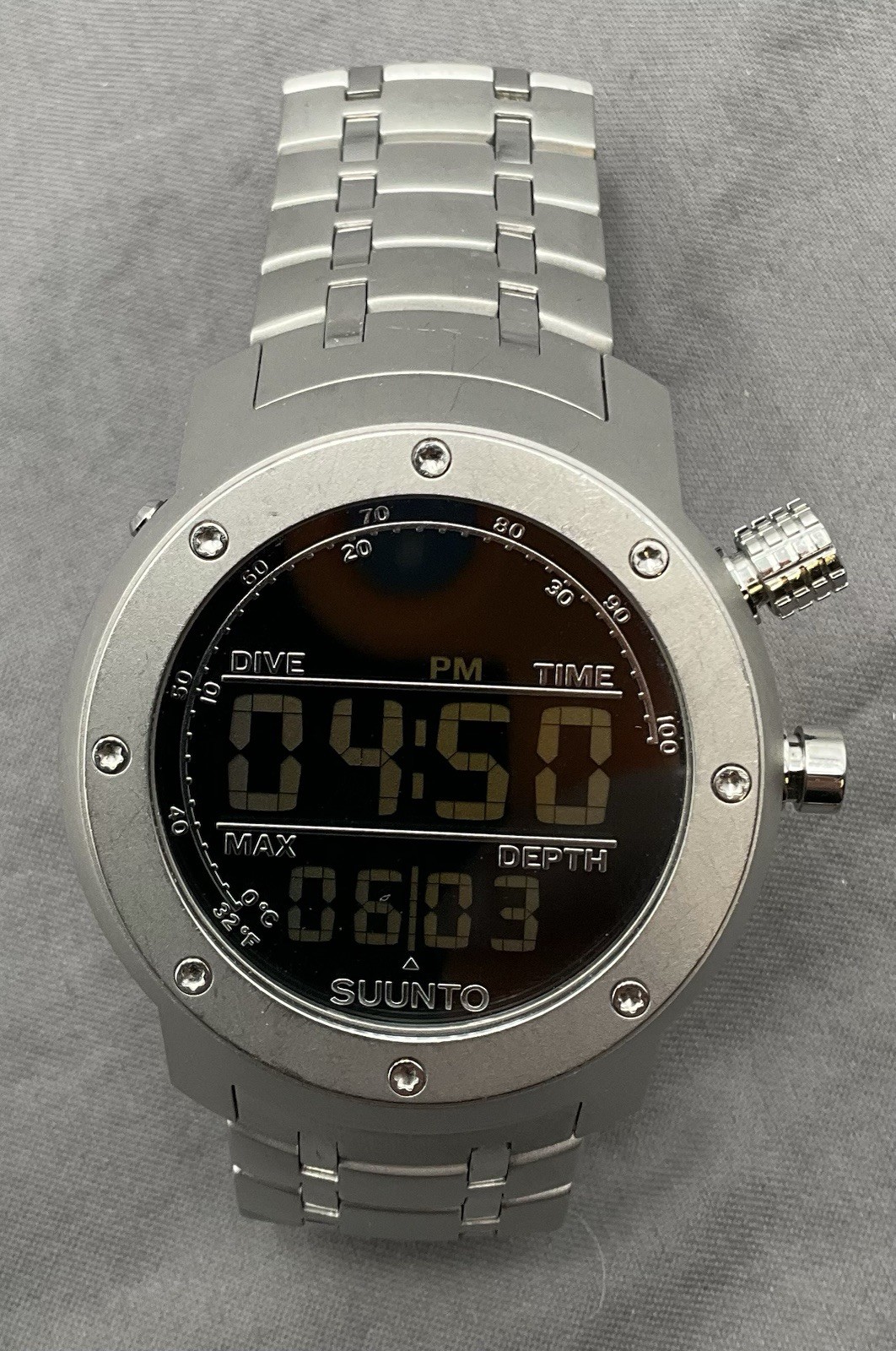 Suunto Elementum Aqua Men’s Dive Watch Steel Band New Battery Working Excellent