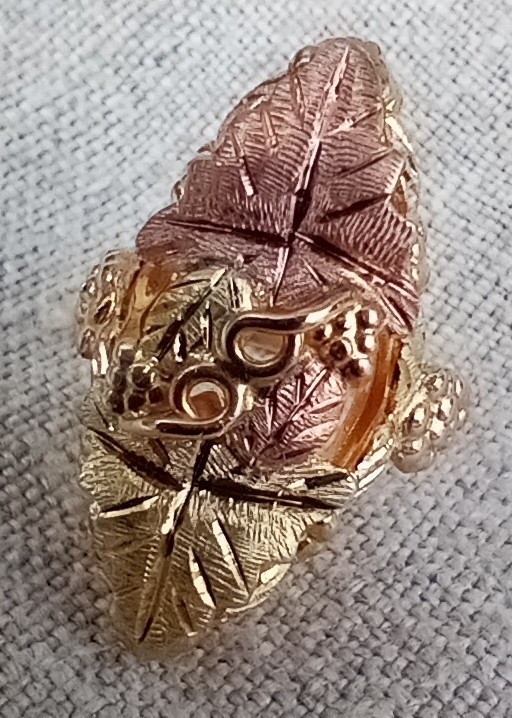 10/12k GOLD RING VTG Landstrom’s TRI COLOR Black Hills Gold sz 5.25 PRISTINE