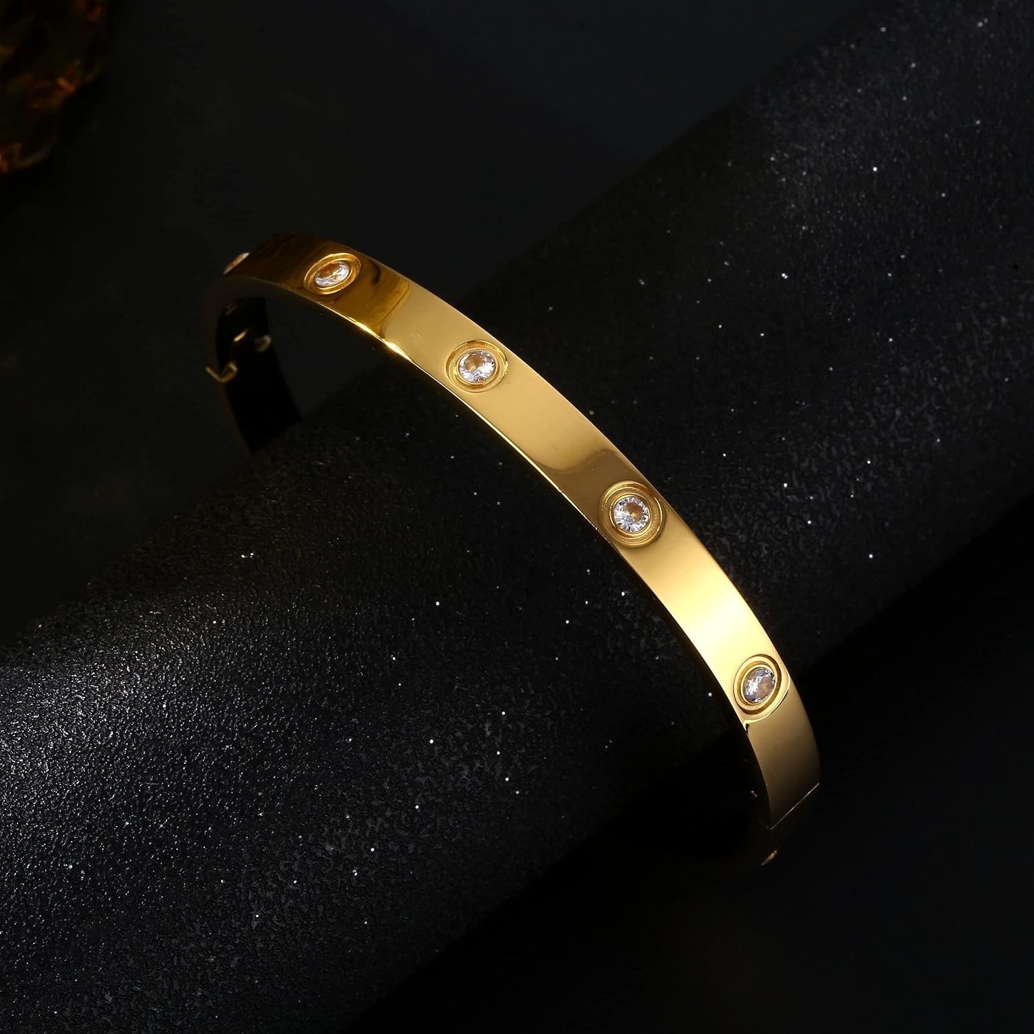 Stylish Women’s 7.05 Inch Stainless Steel Bracelet with Elegant Zircon Features