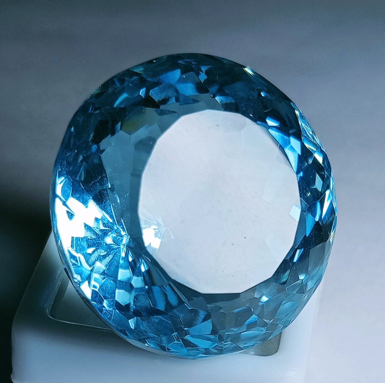 Aquamarine Round Cut Ocean Blue EGL Certified 90-92 Ct Natural Loose Gemstone
