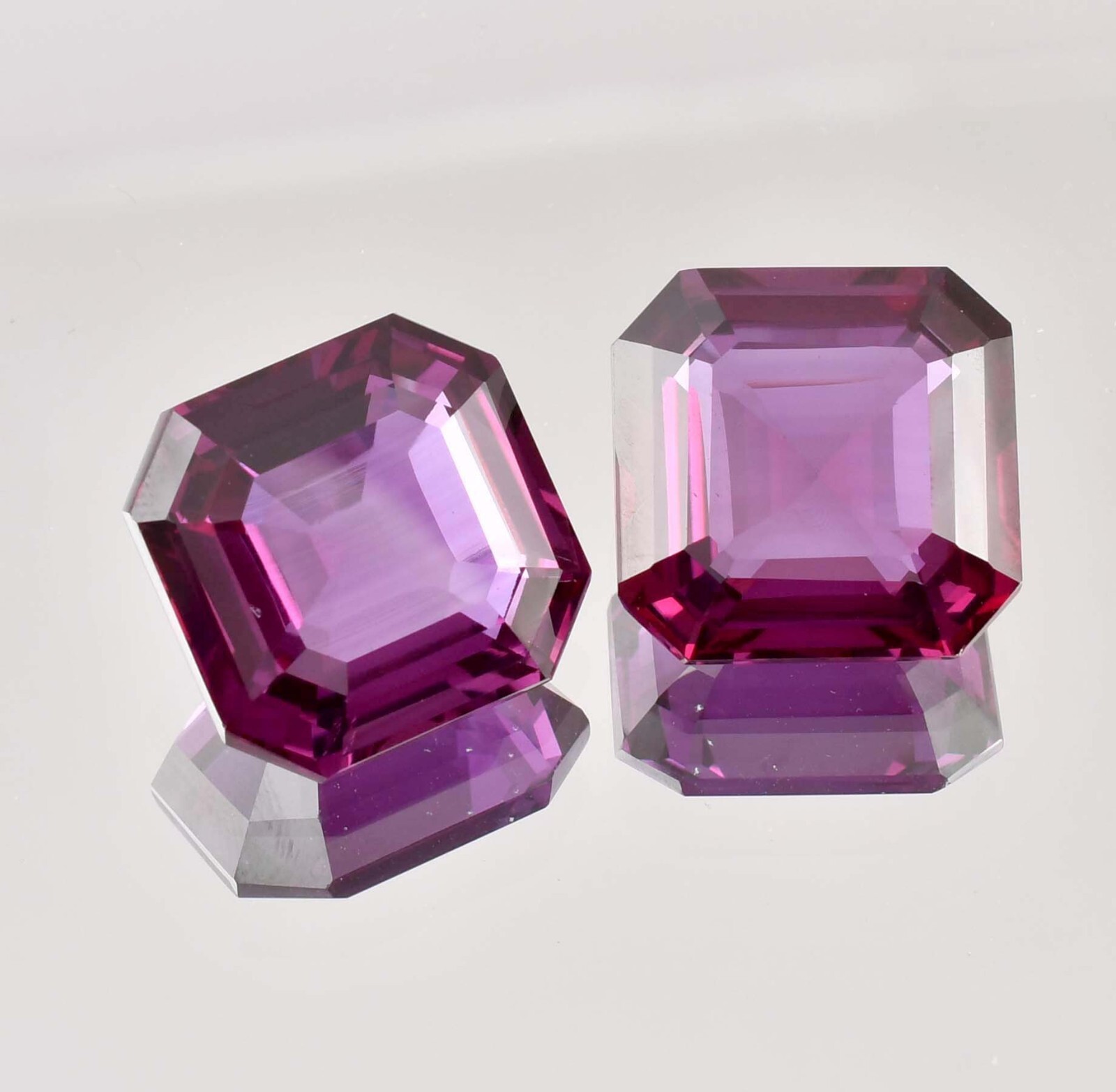 1 Pair 14×14 MM Flawless Natural Color Change Alexandrite Gemstone GIT Certified