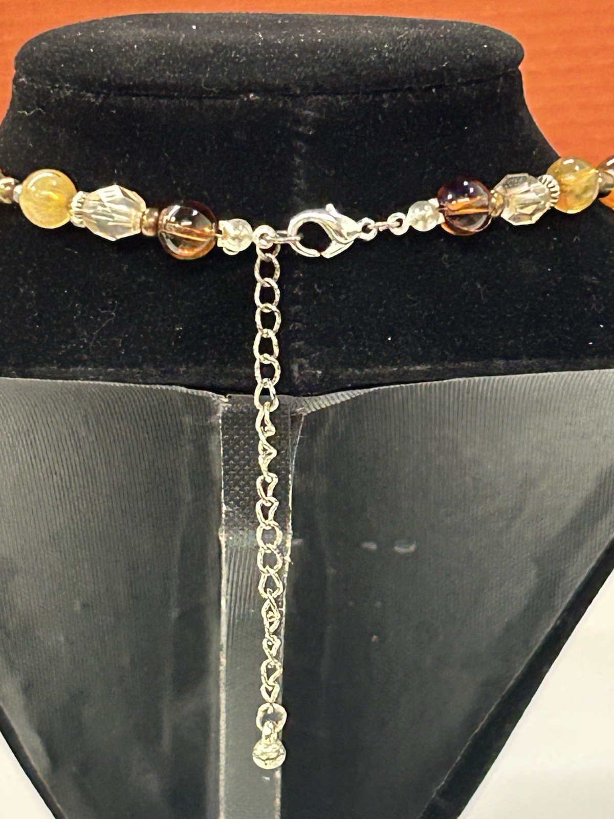Beautiful vintage art glass necklace