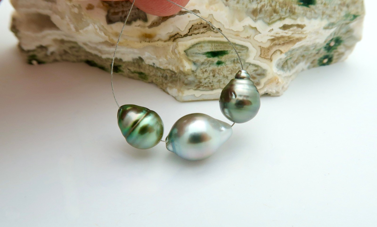 3 GORGEOUS AA+ TAHITIAN BLACK SILVER PEACOCK CULTURED PEARLS – 8.6 – 12.2mm