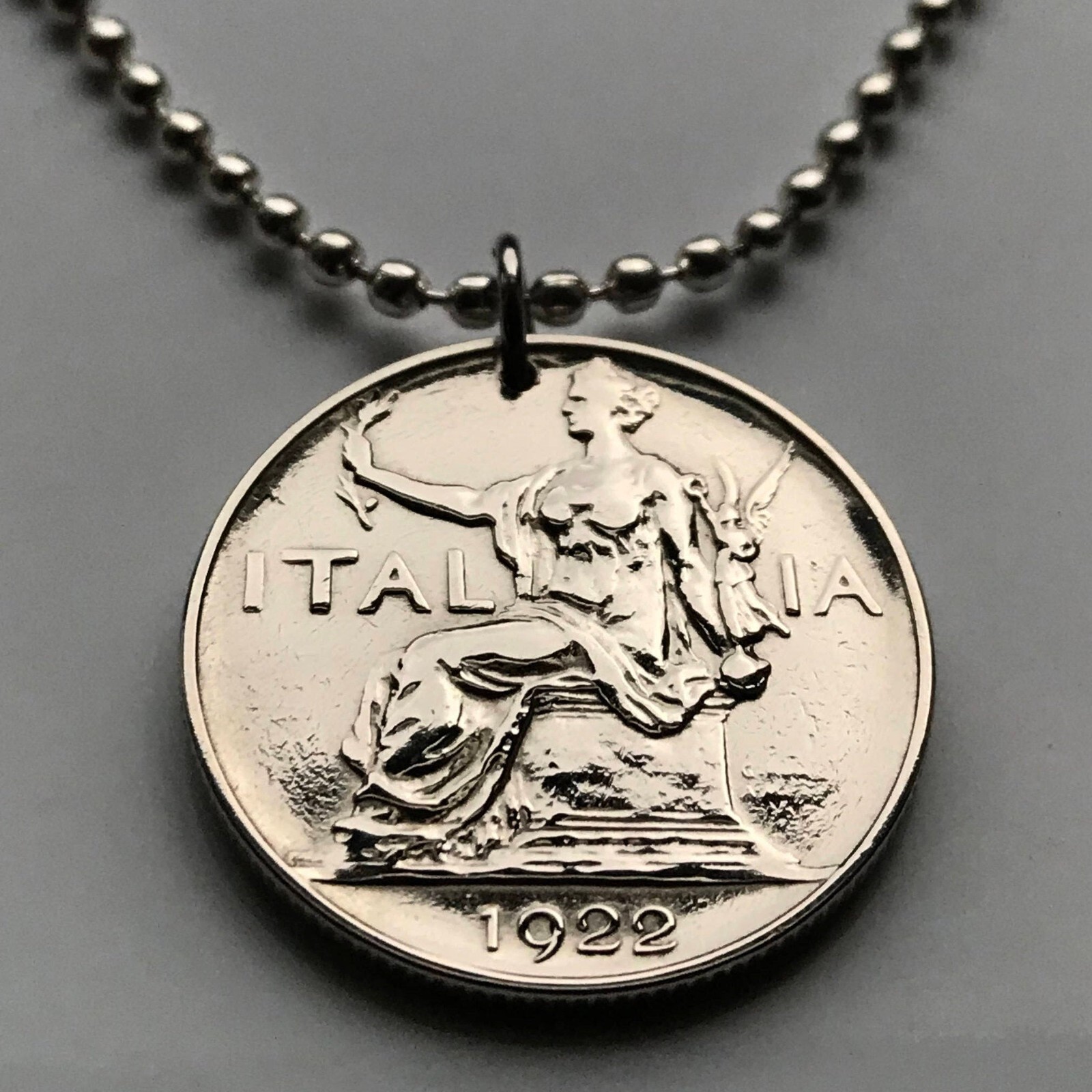 1924 Italy Lira coin pendant Italian lady Savoy Rome Milan Florence Siena 000408