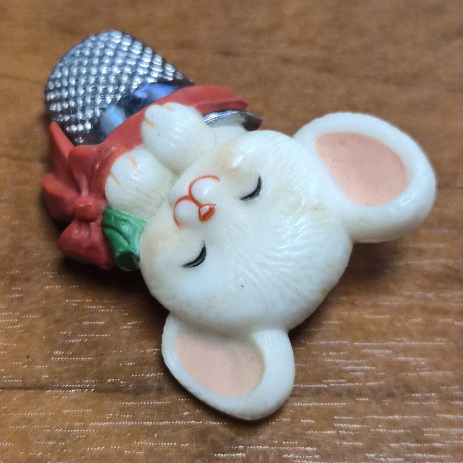 Vintage Signed 1983 Hallmark Cards Christmas Mouse in Thimble Pin / Brooch
