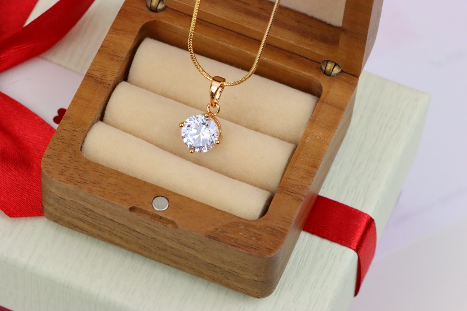 Elegant Round White Pendant in Gold Plated Brass for Women, XPPT1666