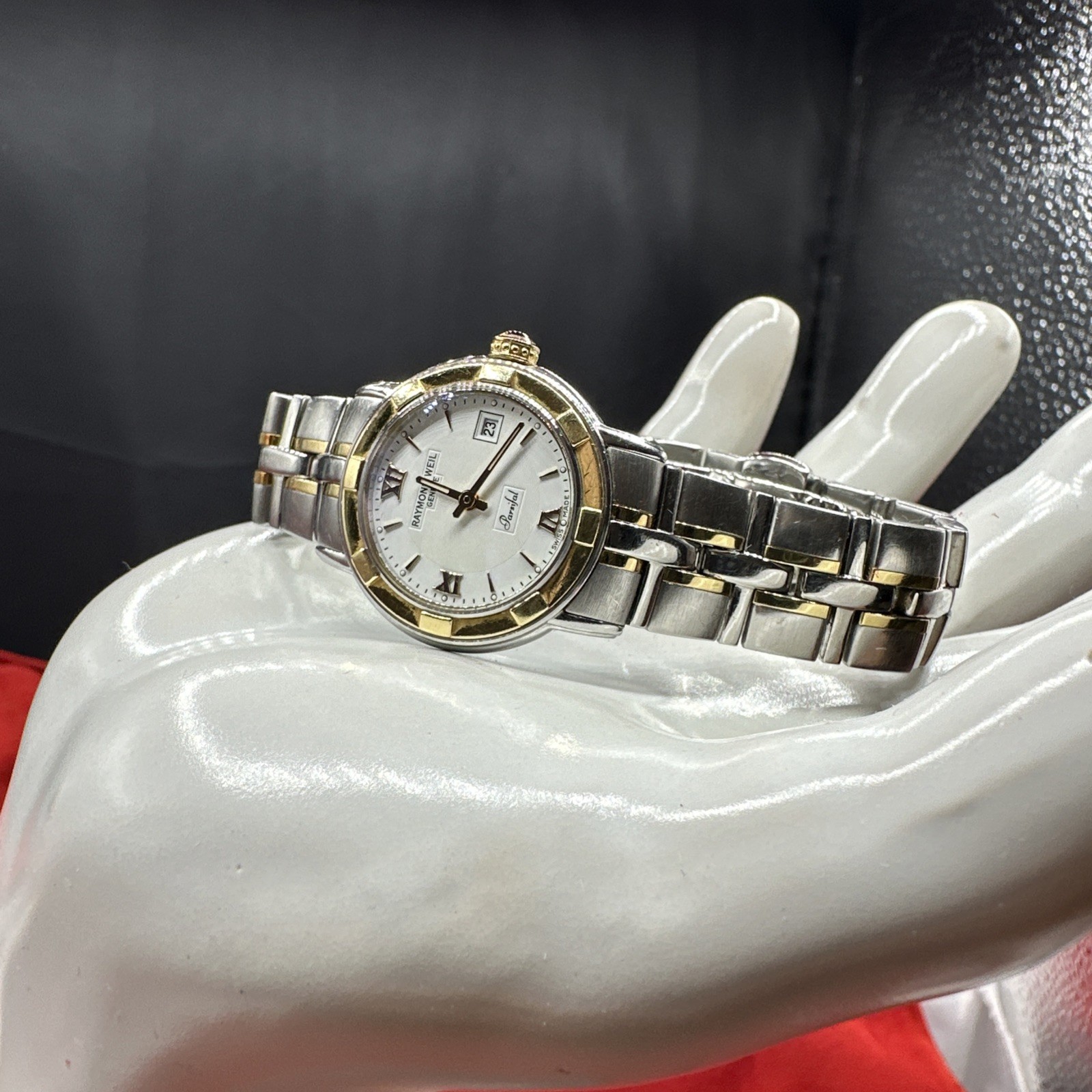 Raymond Weil Parsifal Ladies Wristwatch. #9440 V382957. Swiss made. See pics.