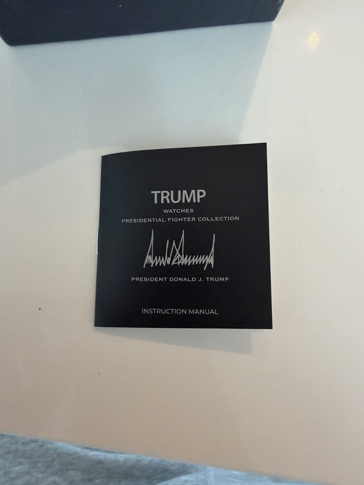 Donald TRUMP 45-47 Watch Fight Fight Fight Red Men’s New with Authenticity.