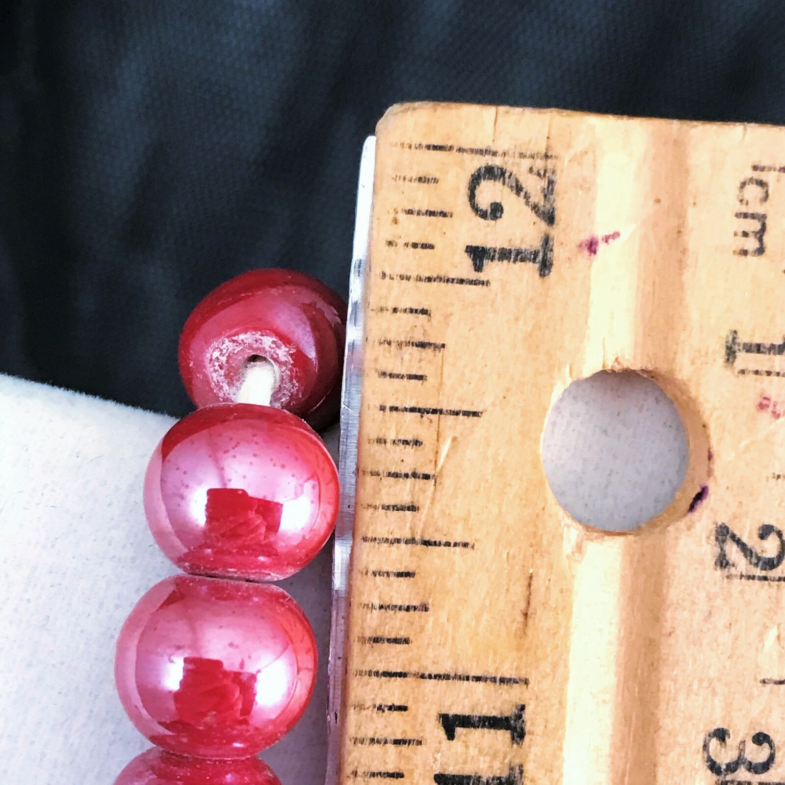 2 Pcs – Red and Blue Glass Necklace Vintage Retro Simple Chic Business Casual