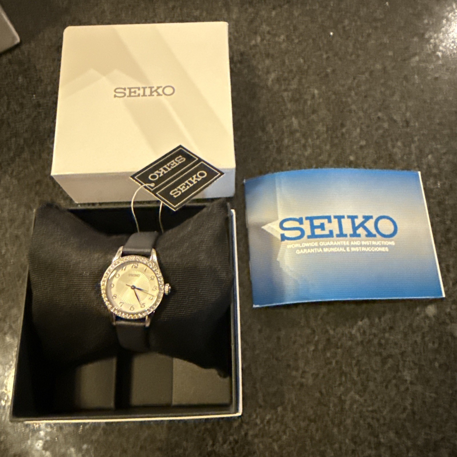 Seiko Core Quartz Crystal Silver Dial Ladies Watch SUR385P2 New