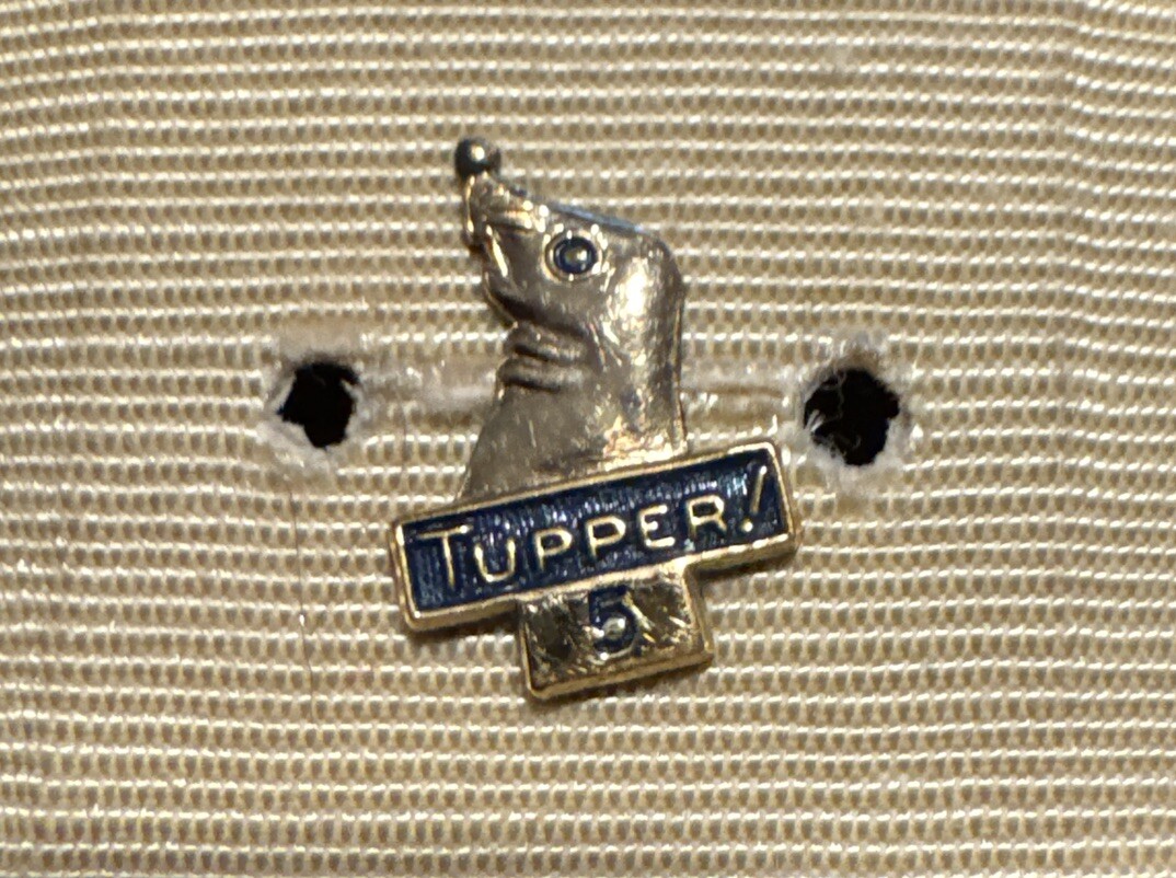 Vintage 1960’s Goldtone Tupper (Tupperware) Seal 5 Years Of Service Tack Pin