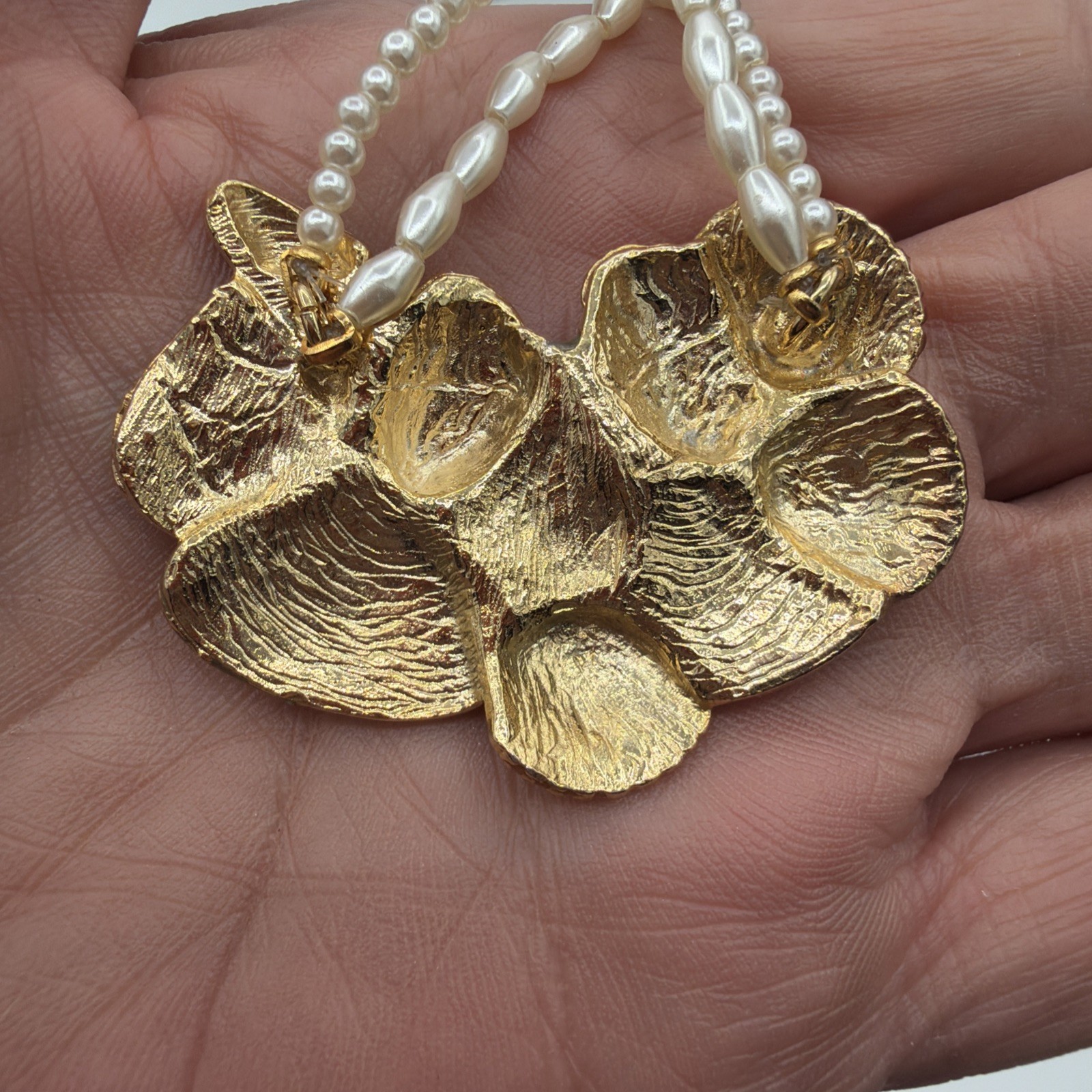 Vintage Pearl Necklace Gold Shell Pendants Ocean Motif Statement Jewelry