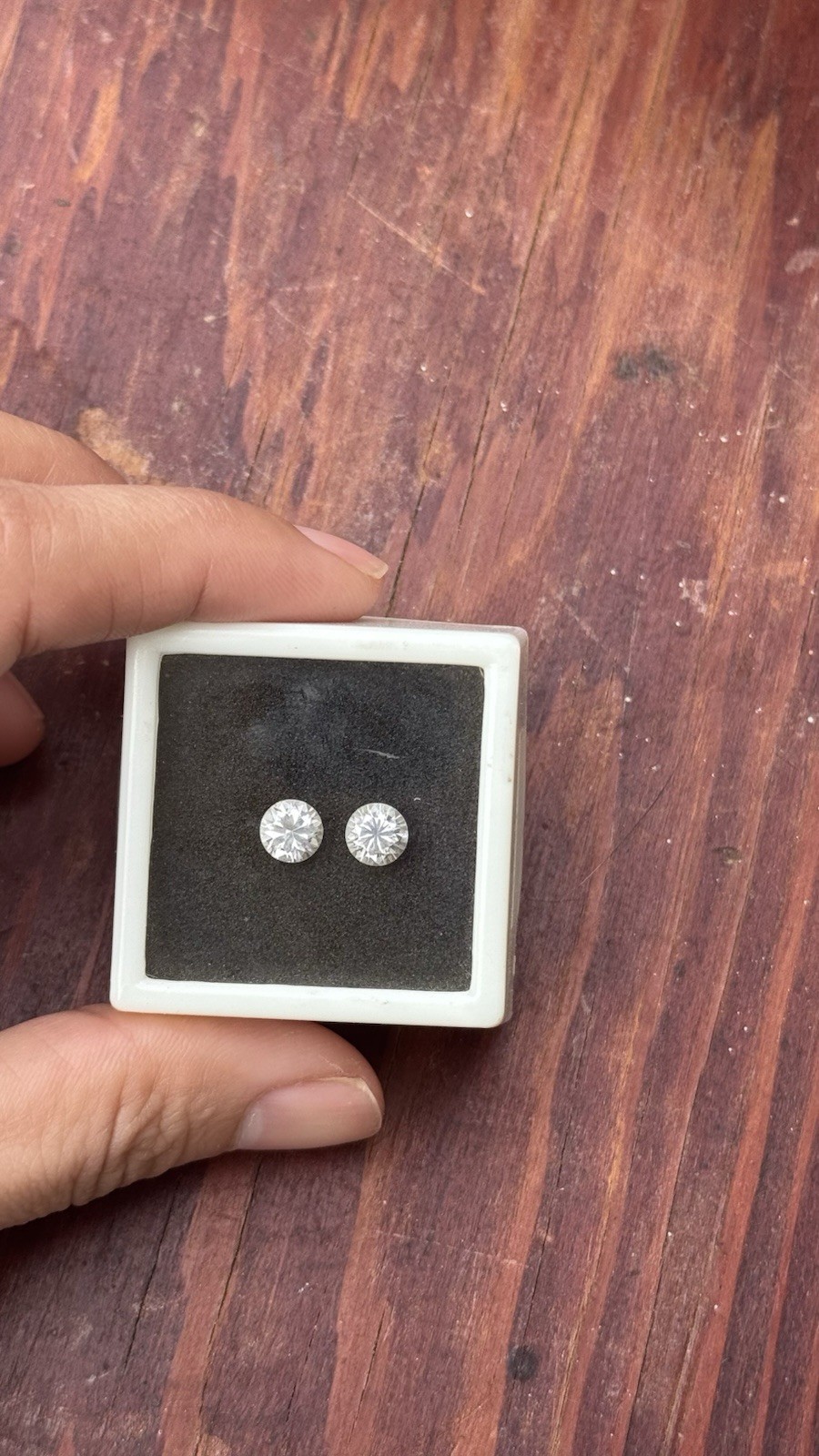 6mm round white YAG (Yttrium Aluminum Garnet)