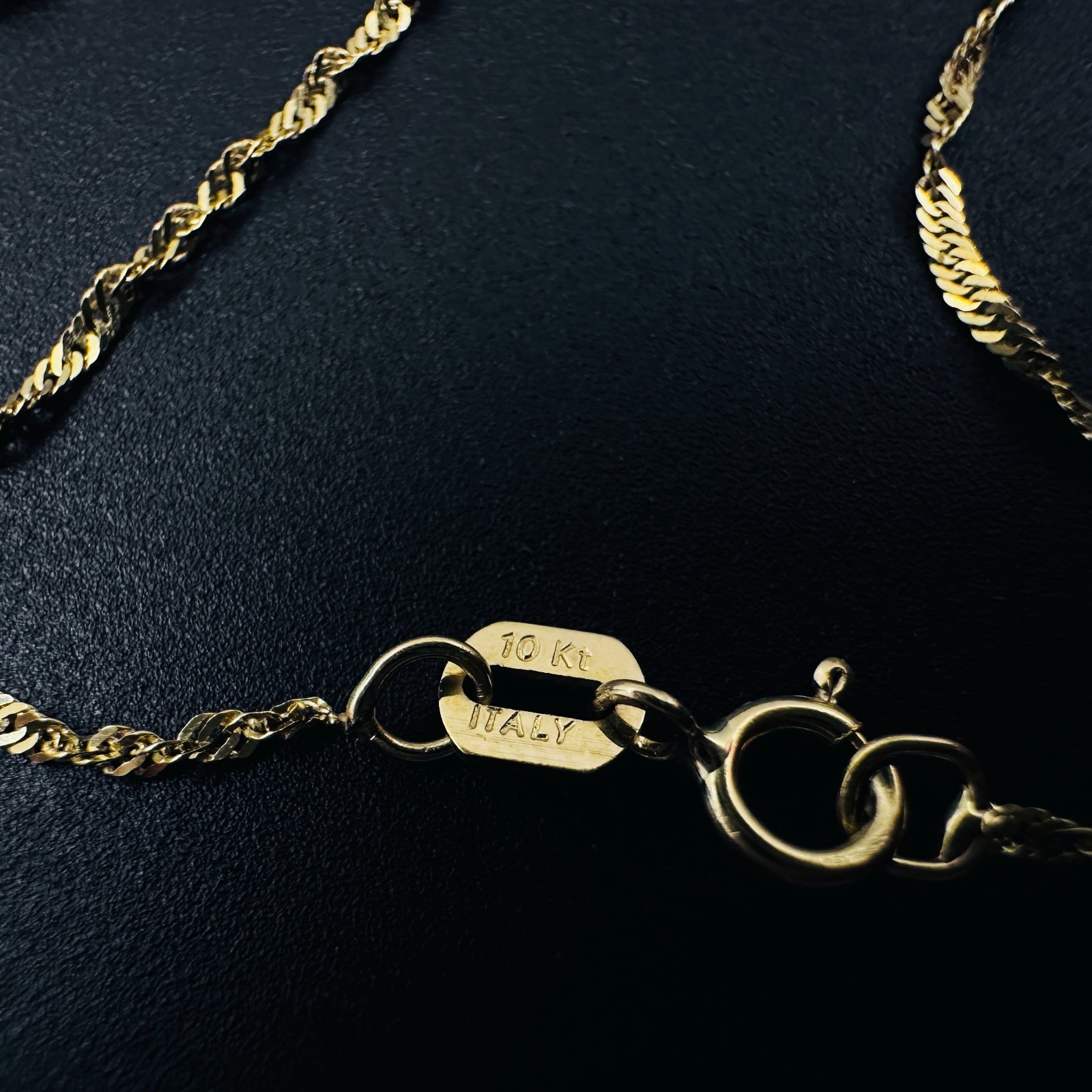 Solid 10K Yellow Gold Italian Singapore Link Chain Necklace, 1mm, 17 7/8″