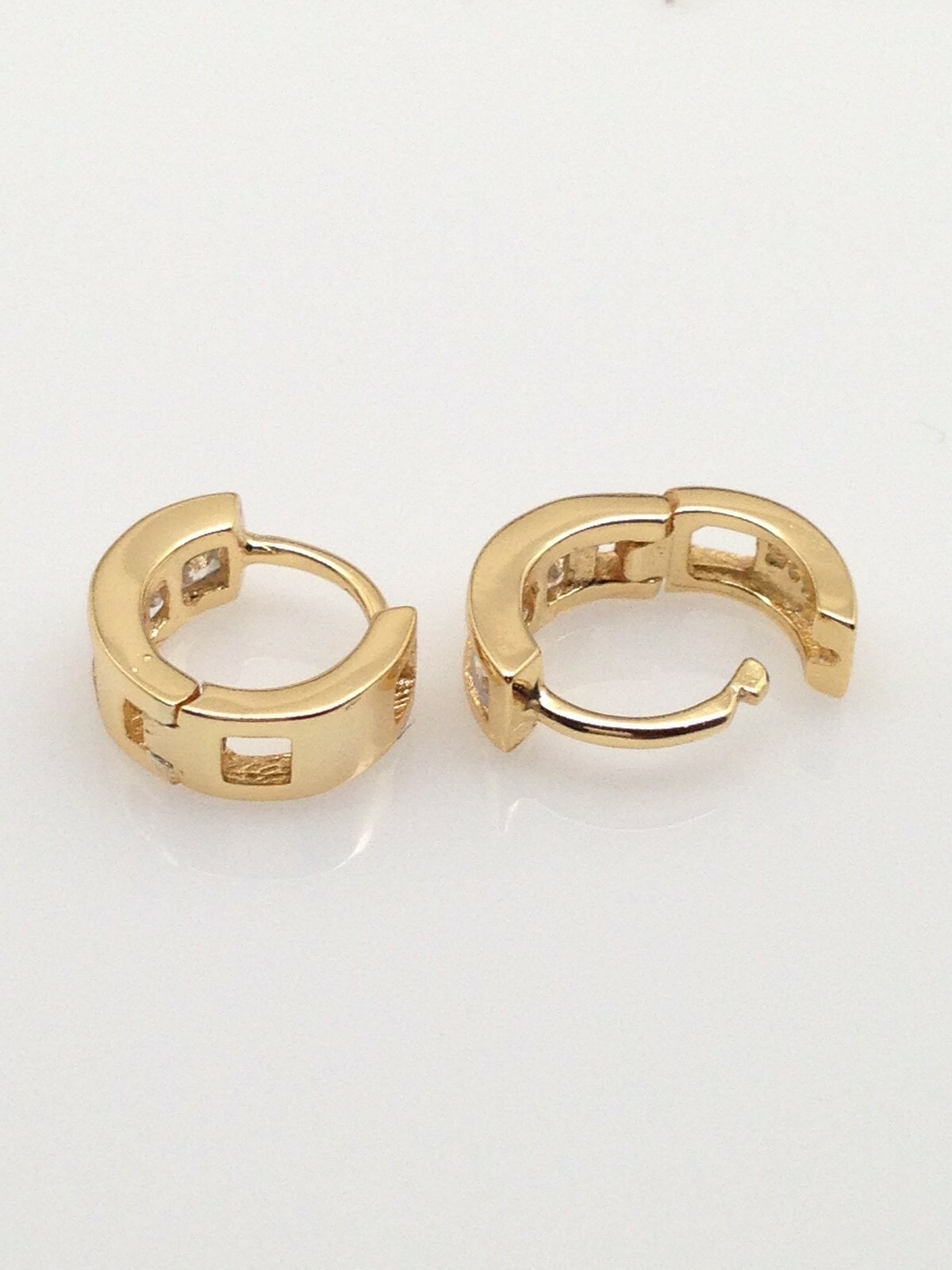 925 Sterling Silver Small Cz Huggie Hoop Earrings Princess Womens Mens 9.5×3.5mm