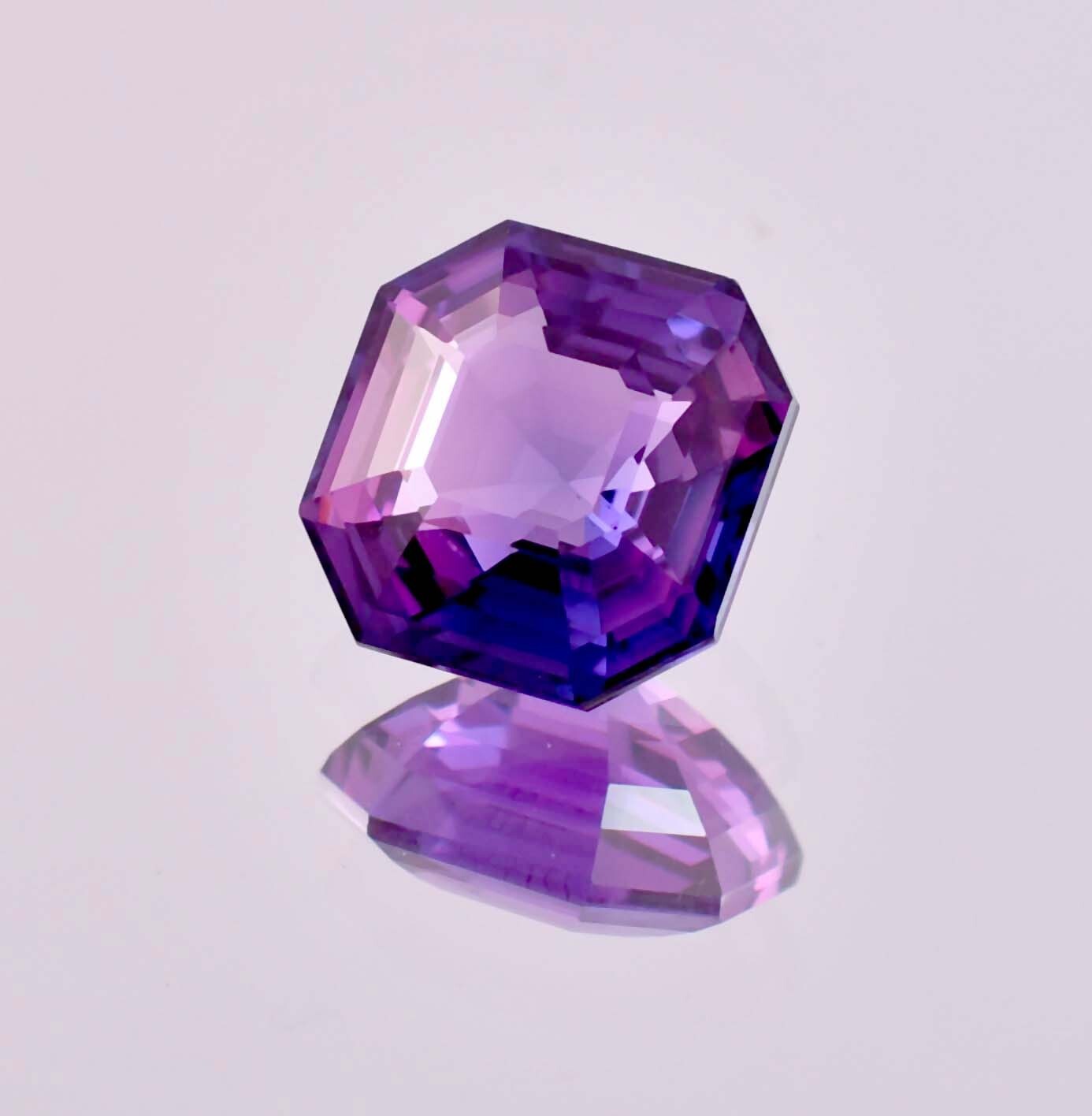 14 x 14 MM Flawless 16.04 Ct Natural Java Plum Sapphire Gemstone (GIT) Certified