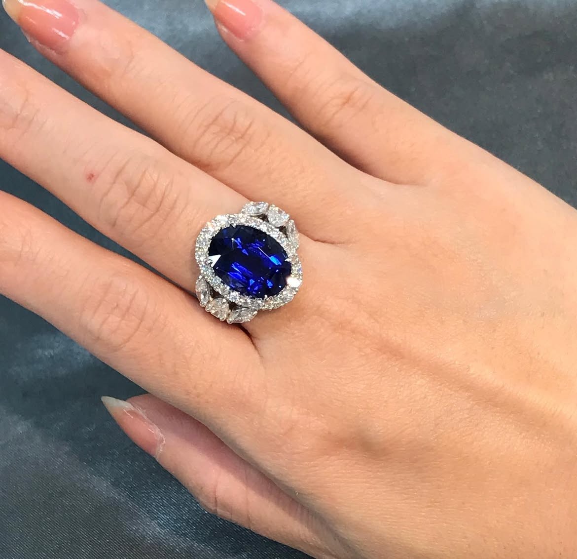 Oval 6.80 Ct Natural Blue Sapphire & Diamonds Wedding Ring Solid 14K White Gold