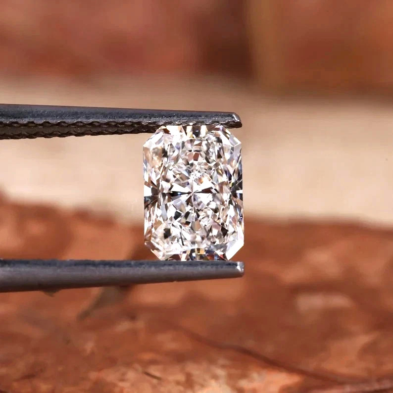 Lab Grown CVD Diamond 1.00 Ct Radiant Cut D Color, VGTL Certified Loose Diamond
