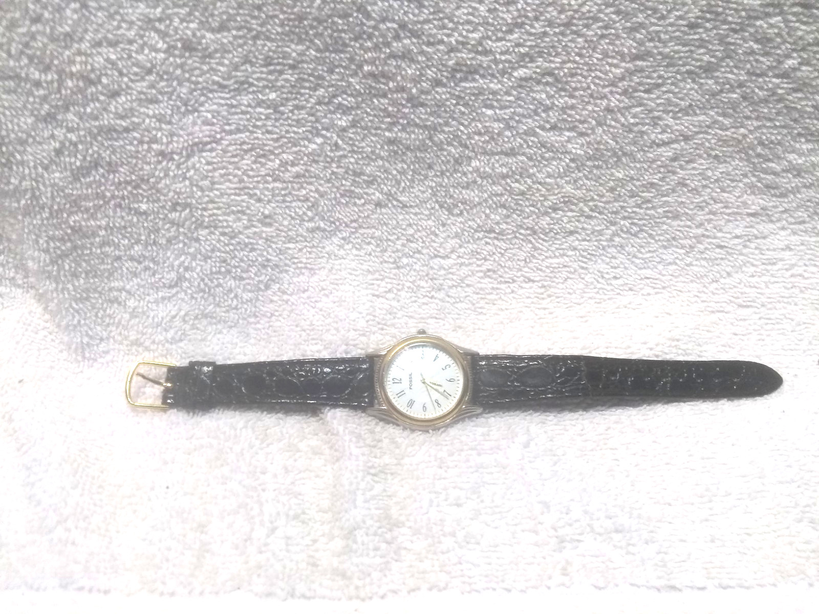 Fossil Authentic EC-8734 Quartz Watch White Dial Black Leather New Bat Works !!!