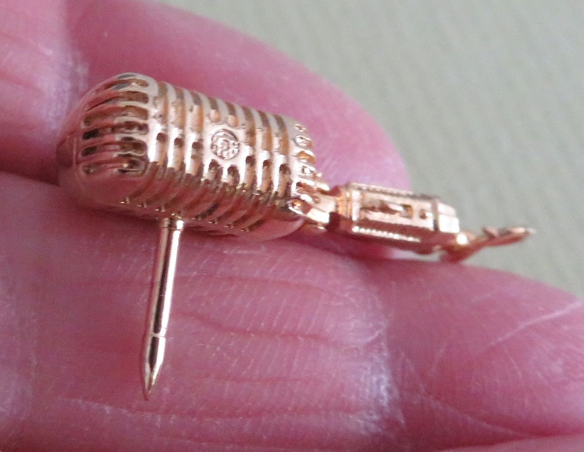 Vint SHURE 55SH Microphone Gold Finish Future Primitive Pin Music Pin Back