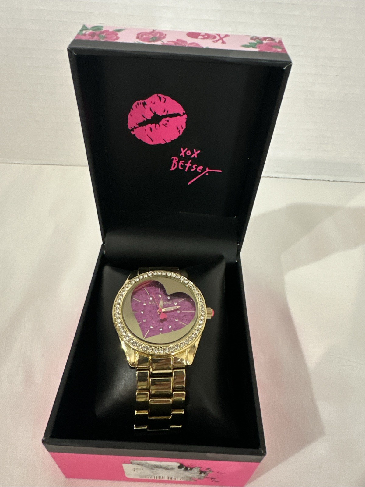 Betsey Johnson 💋 Link Band and Purple Glitter Heart w Crystals- Dial Watch