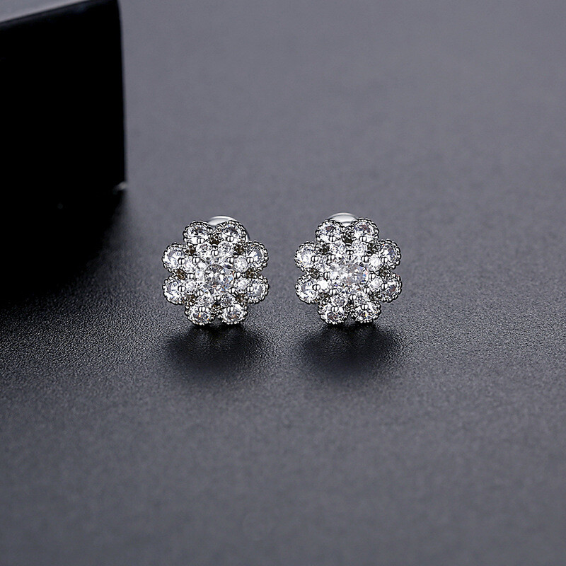 Simple Fashion White Zircon Flower Commuter Gold Plated Women’s Earrings