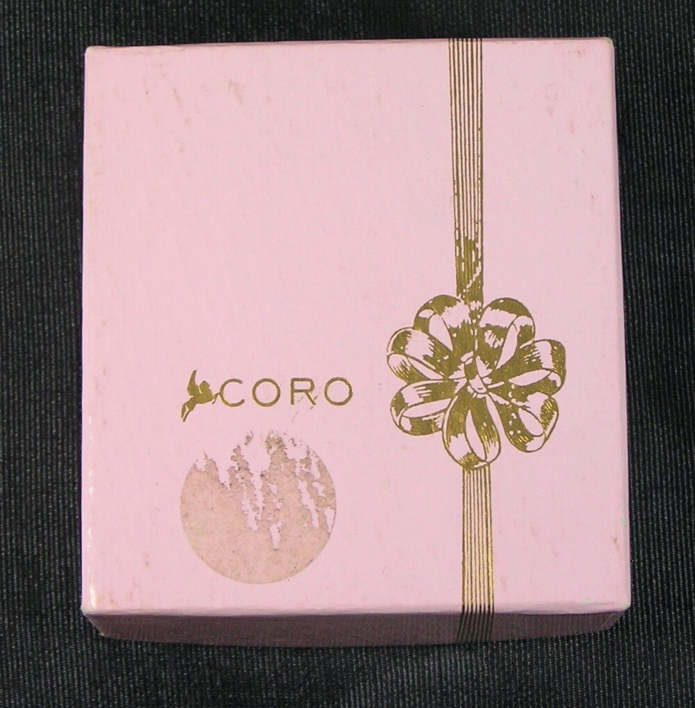 Vintage Un-Marked CORO Jewelry Goldtone Broach Pin with Cultured Pearl /Box