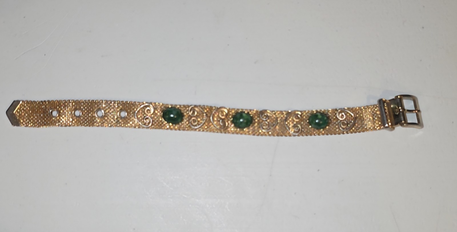 Vintage Sumthing Special Gold Tone Mesh Belt Bracelet Green Cabochons 8″