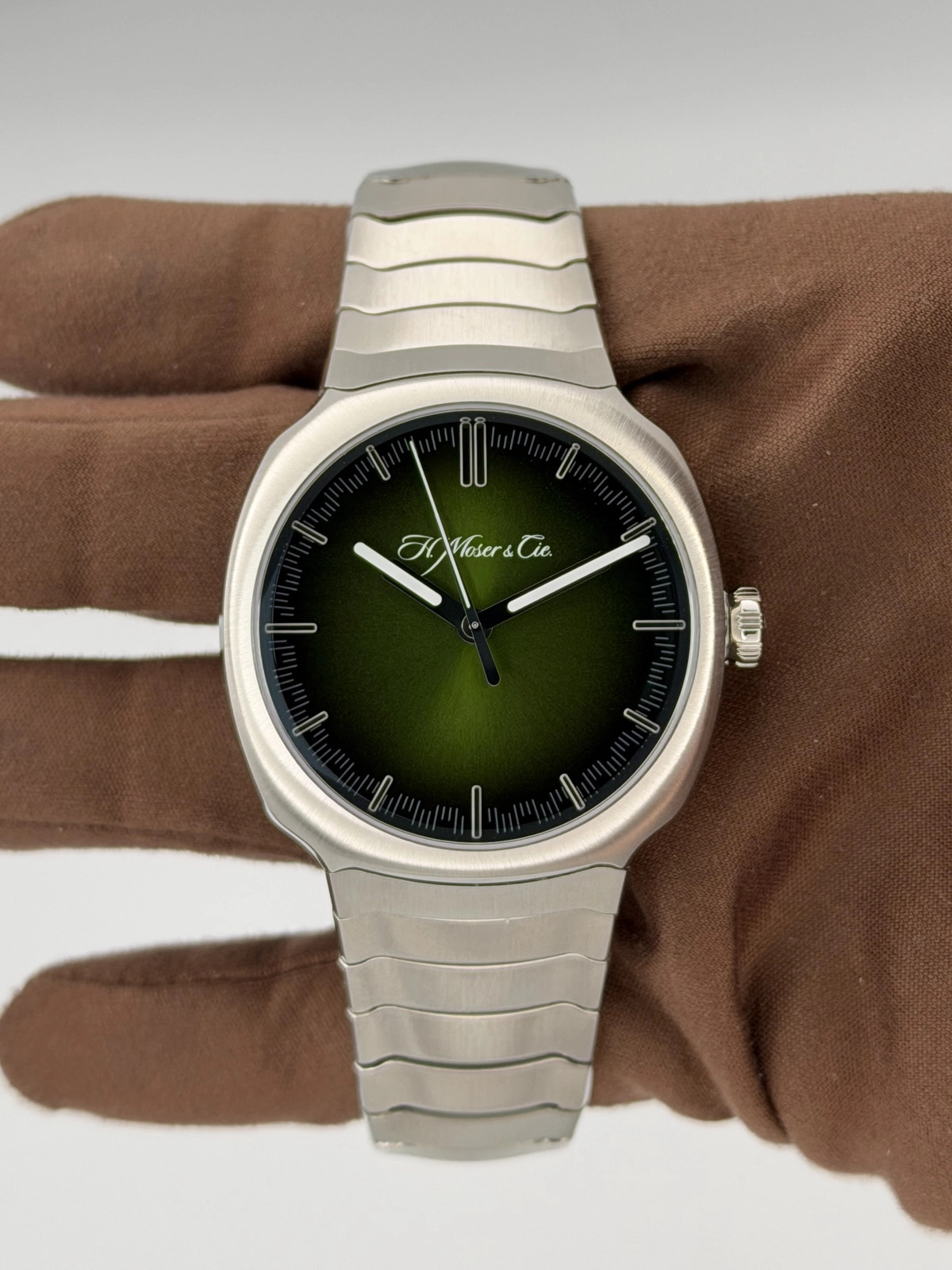 2022 H. Moser & Cie. Streamliner Center 40mm Stainless Steel 6200-1200