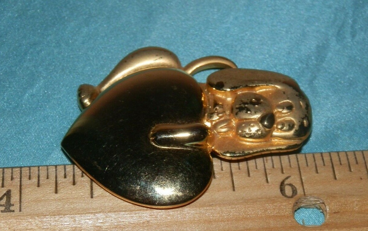 Vintage Jonette JJ Shiny Gold tone Puppy Dog w/one leg holding Heart Brooch Pin