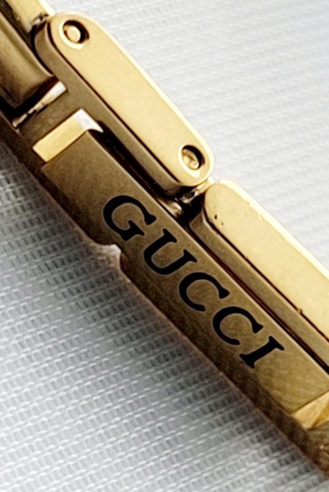 Gucci 1100-L Ladies💃Bangle Watch,Authentic,Scratch Free Crystal,Excellent,6″
