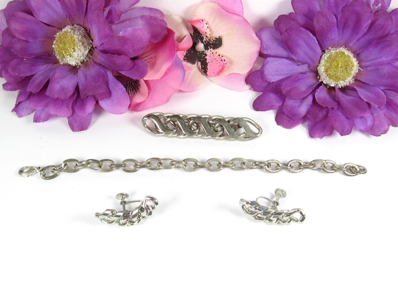 LOOPS & LINKS Vintage SET PIN BRACELET EARRINGS Screw Back Silvertone Chain