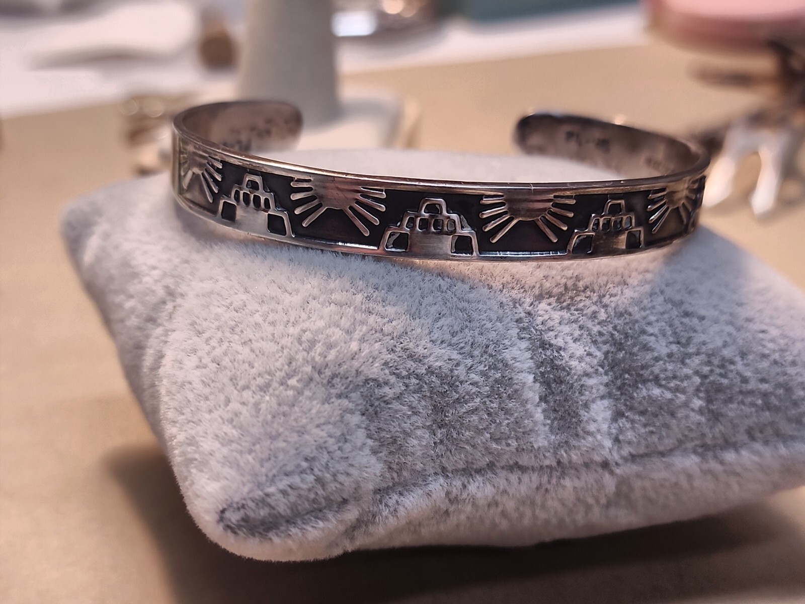 Vintage TL-40 925 Mexico Storyteller South American/Native Design Cuff Bracelet