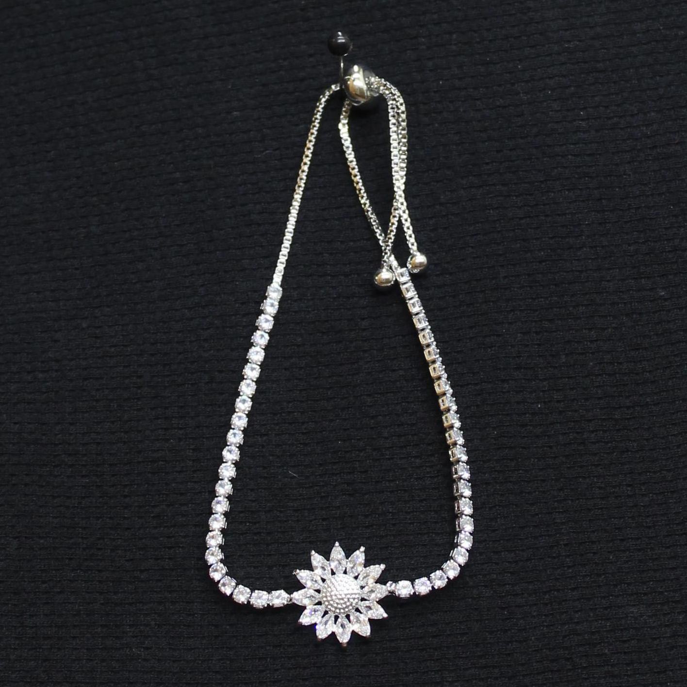 Slider Adjustable Crystal Bracelet Silver Gray / Clear
