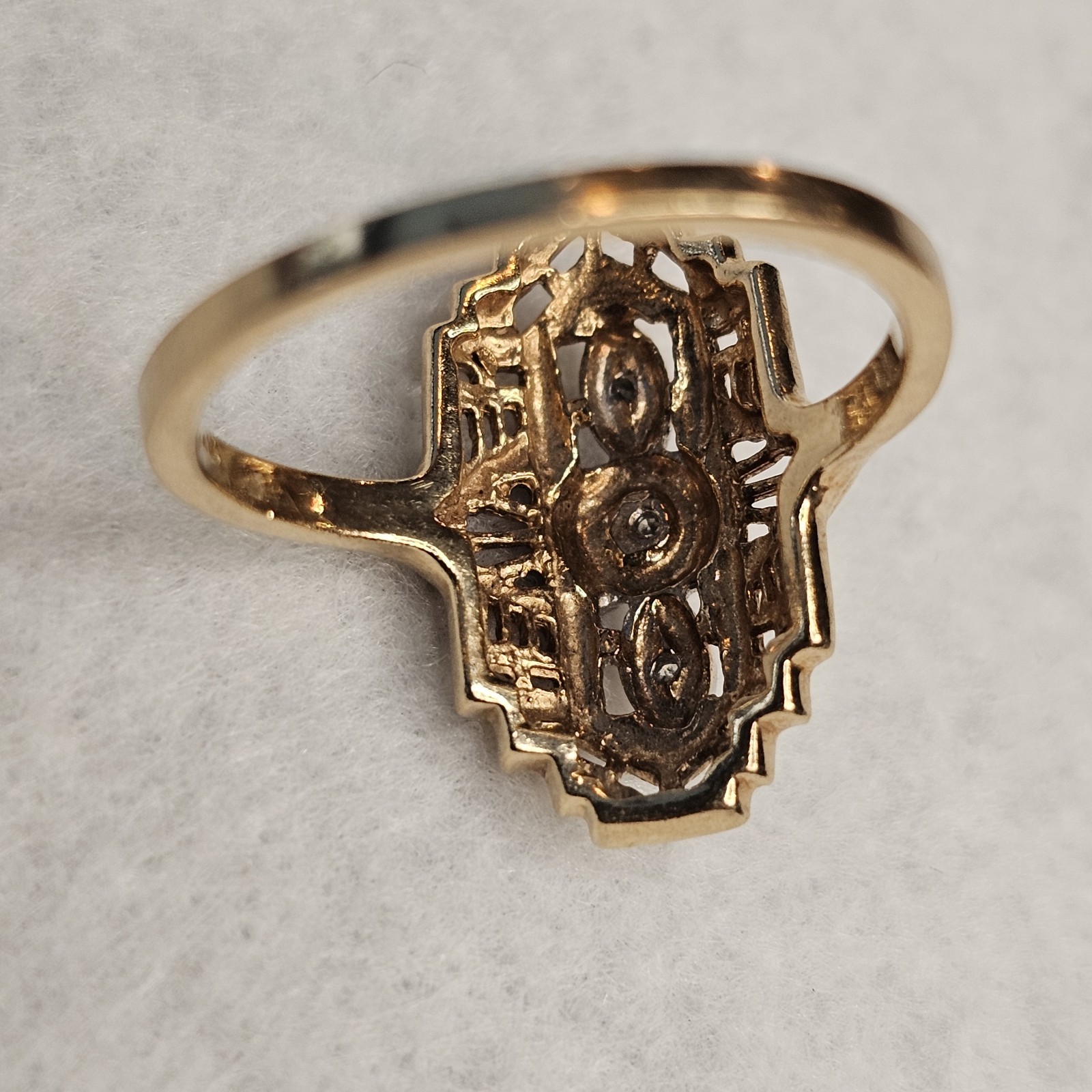 Vintage Art Deco 14K Gold Filigree Shield Ring • Diamonds • Size 6 • Navette…