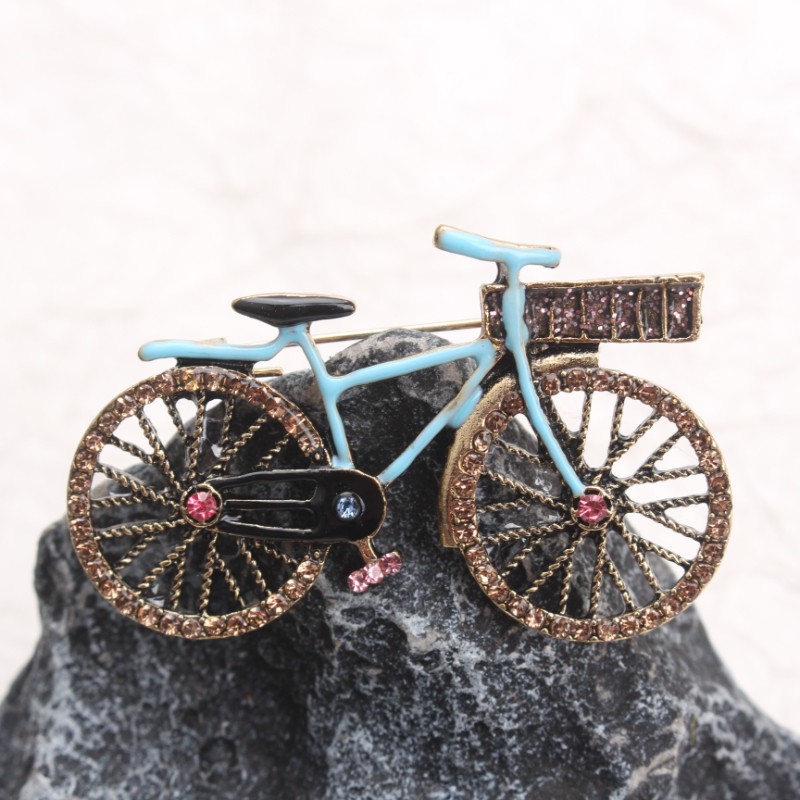 Artistic Leisure-Themed Bicycle Brooch:Exquisite Jewelry Accessory,Ideal Present