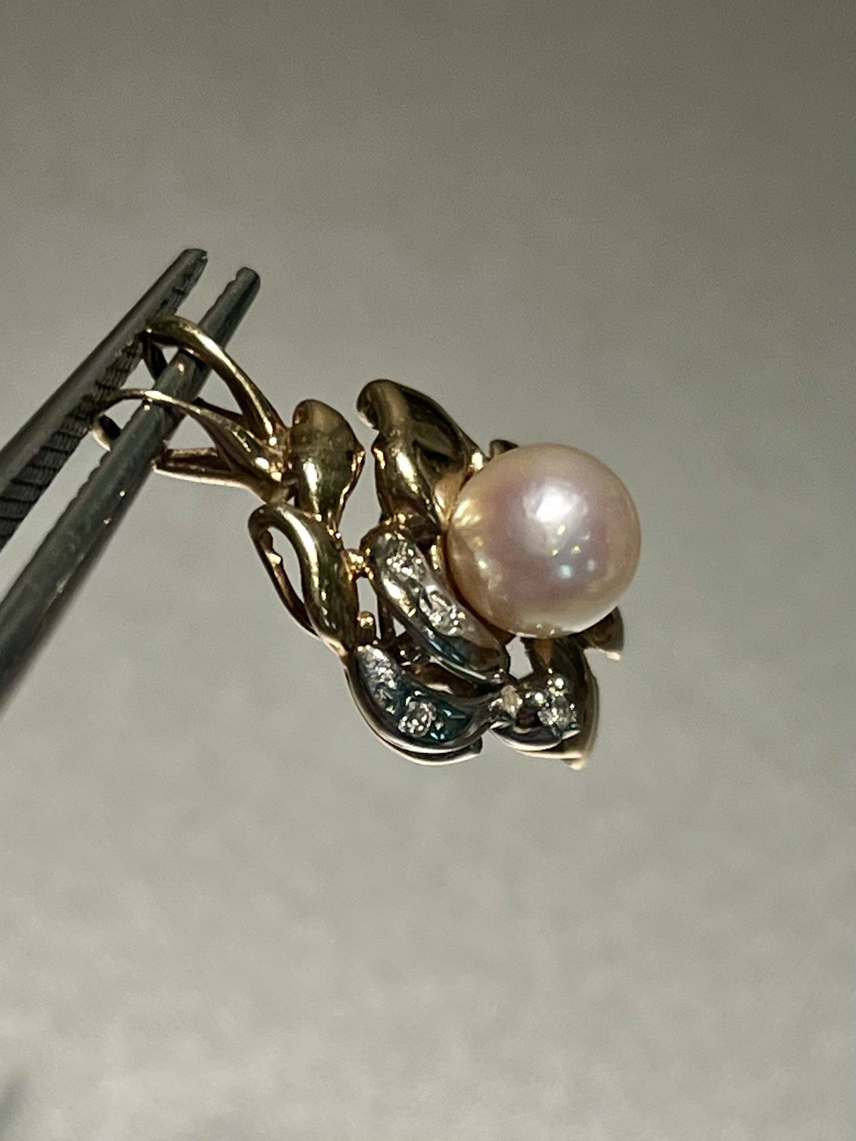 14k Yellow and White Gold Pearl and Diamond Pendant 2.41gr 1 X1/2 Inch Vintage