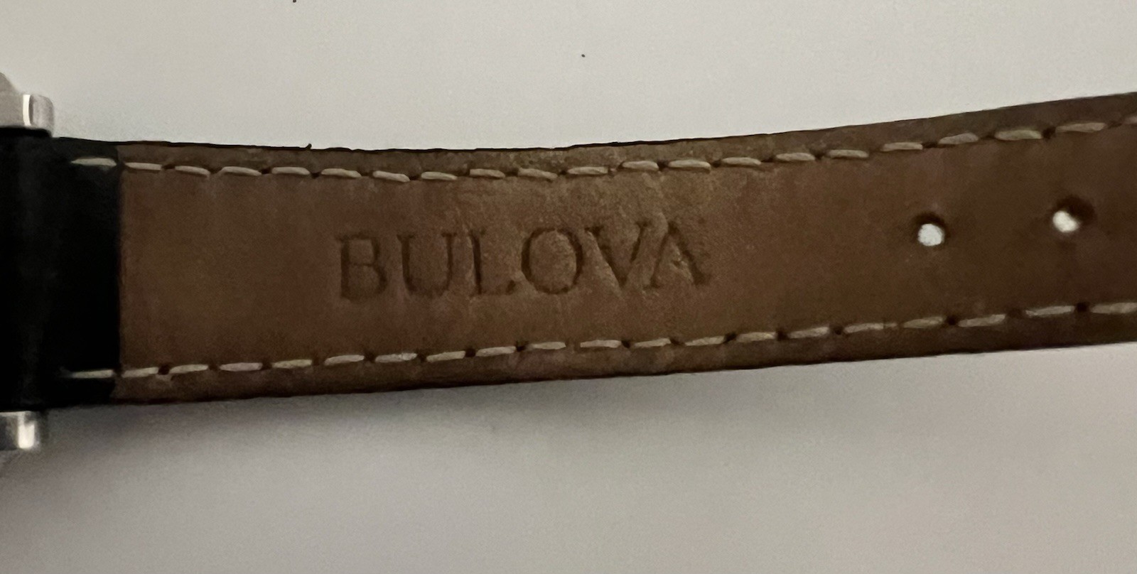 Bulova w/ Sapphire Crystal & Genuine Leather Band. Case 21.5 mm/band 6.5 Inches