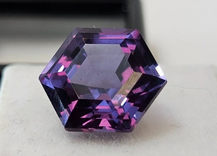 Alexandrite Colour Change Hexagon Cut 9-10 Ct Natural Certified Gemstone FR-168