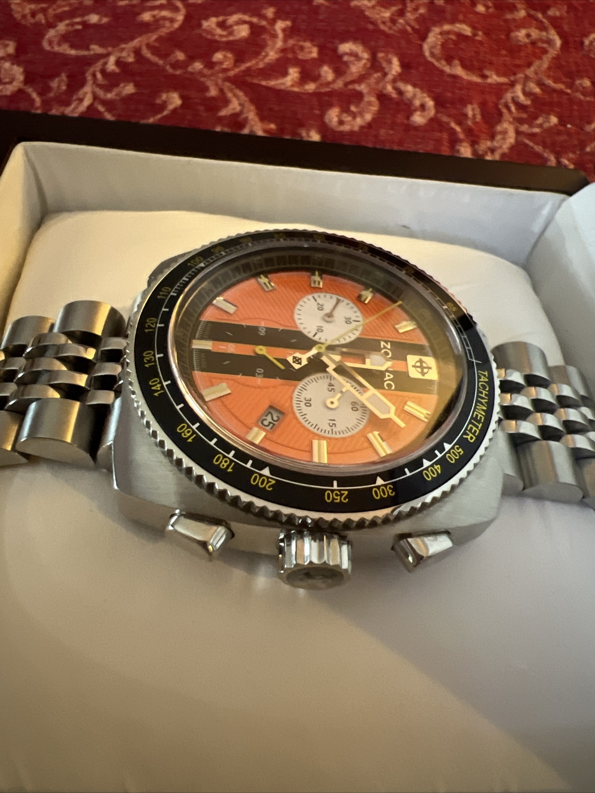 ZODIAC SHELBY CORONOGRAPH V8 ORANGE SWISS WATCH with BOX 🤩 MINTY!