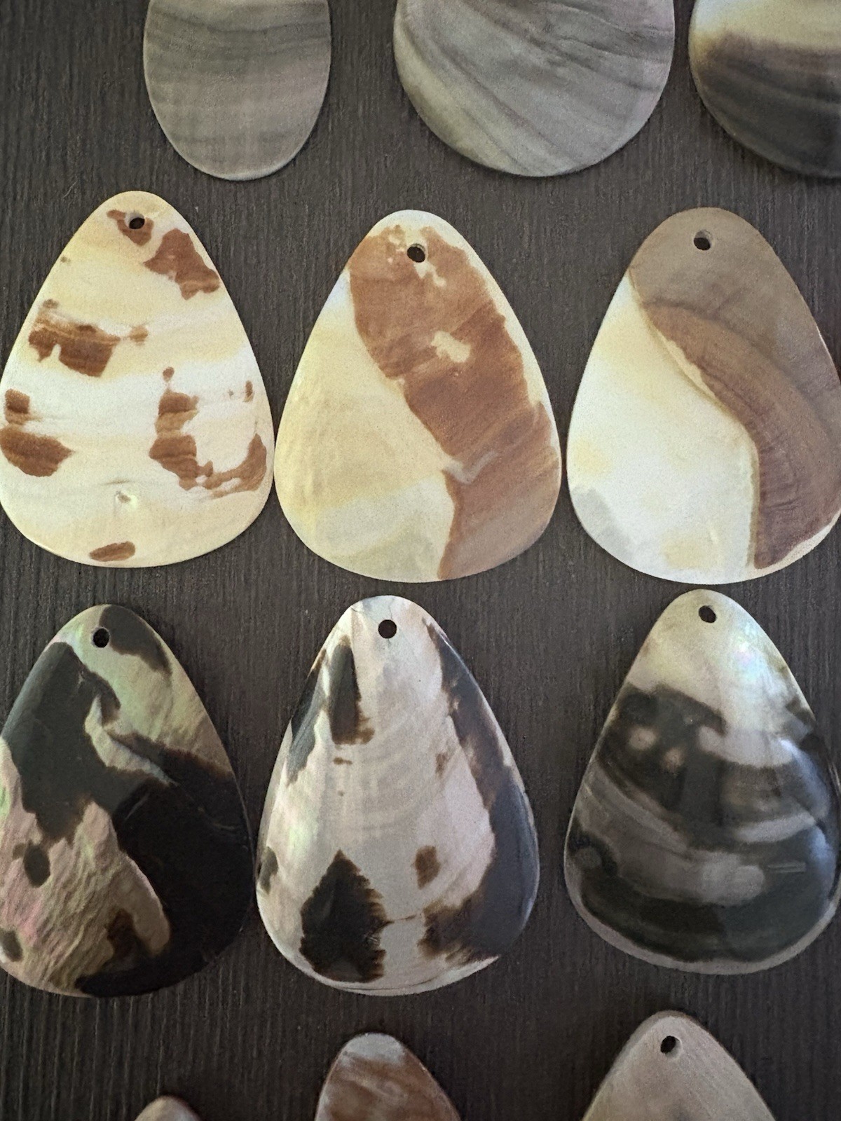 Large Mother Of Pearl Drops Pendants In Diff Sizes And Colors 19 Total Read Info