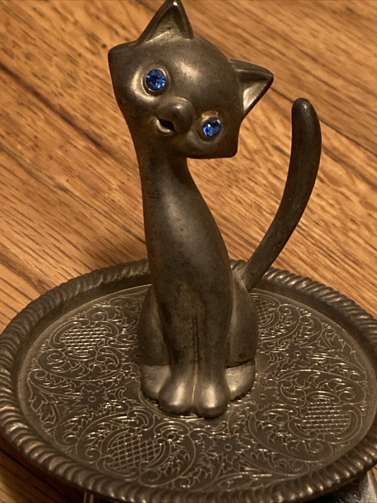 Vintage EP Zinc Alloy SILVER Plated Cat Kitty Kitten Ring Holder BLUE EYES