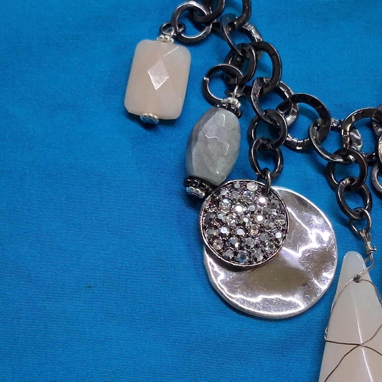 Chico’s Dangling Chandelier Pendants Faceted Bead Lobster Clasp Necklace