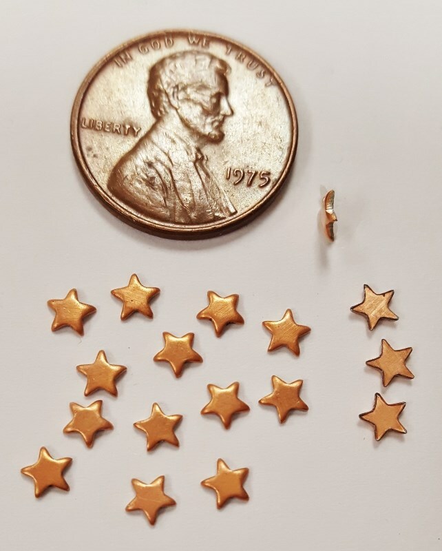 24 VINTAGE STAR FLAT 4mm. COPPER COATED STEEL STAMPING FINDINGS N122