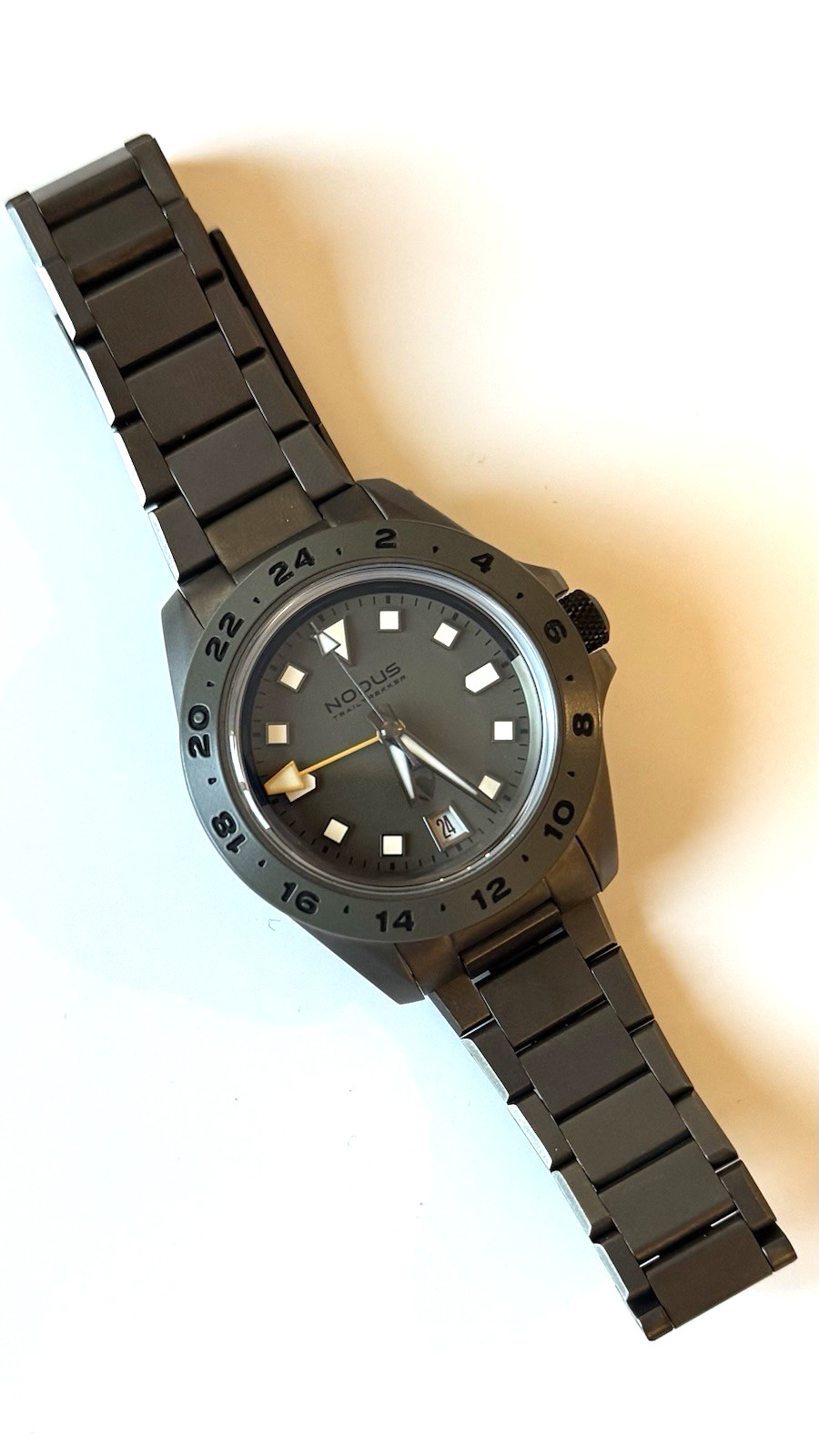 NODUS RAVEN TRAILTREKKER GMT Clay 39.5mm, EXCELLENT, Box & Papers, SOLD OUT!
