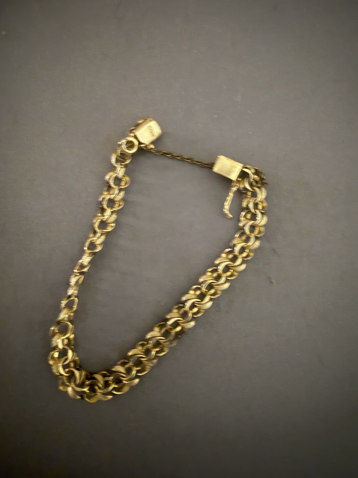 1/20TH 12KT GOLD FILLED CHARM BRACELET SIGNED a AMERICAN 7 1/2″ DOUBLE LINK