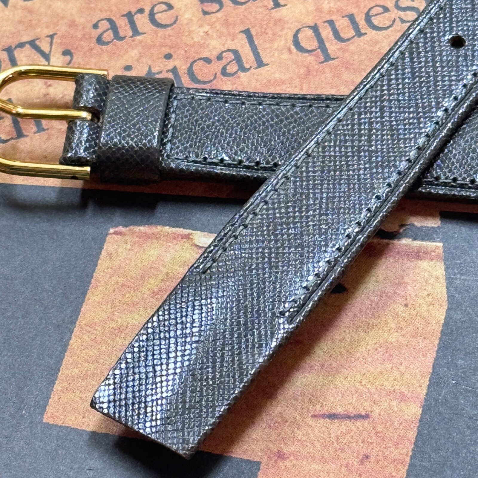 Single keeper grey stitched leather 17mm open-ended vintage watch strap NOS