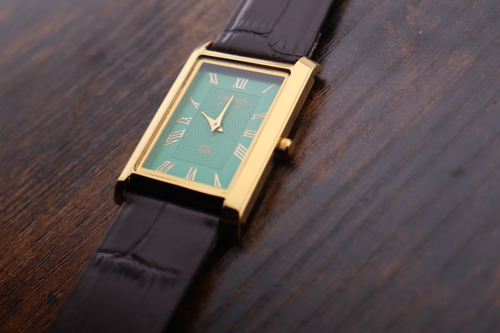 vintage Seiko Quartz Slim Tank Men Green Dial Dark Brown leather Dress Watch