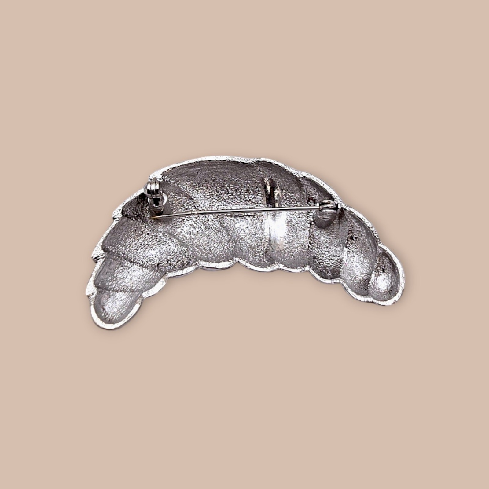 Sculpted Crescent Silver Brooch – CM JENT – Classic Elegance